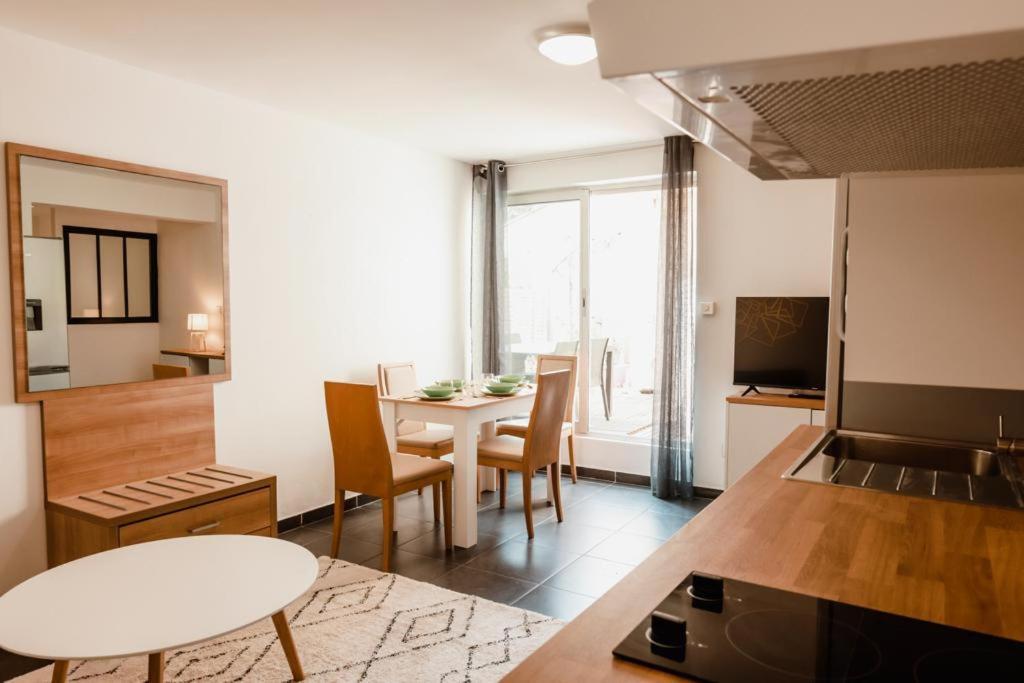 Apartment Calvi. T2 2/4 Personnes A 100 Metres De La *