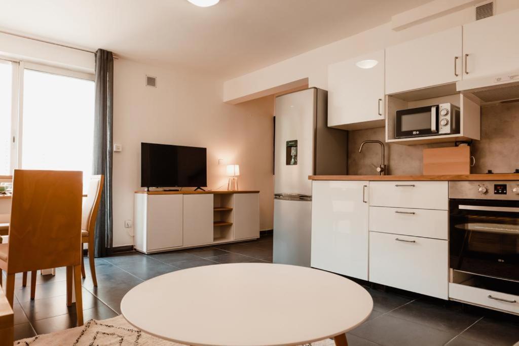 Apartment Calvi. T2 2/4 Personnes A 100 Metres De La Calvi (Corsica)